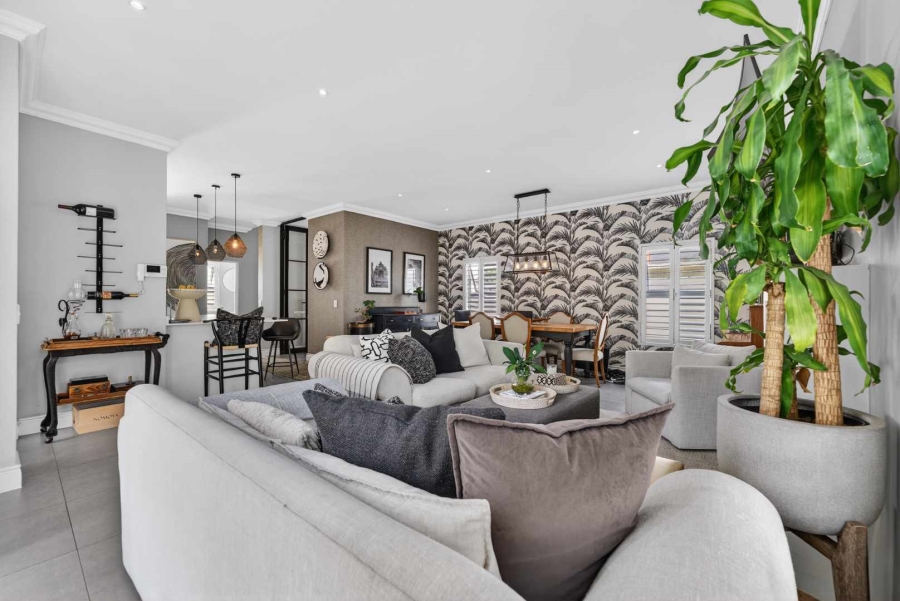 4 Bedroom Property for Sale in Parklands North Western Cape